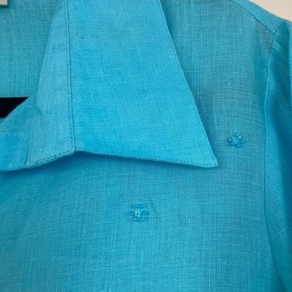Laura Petites Blue Linen Embroidered Button Down, Collared Shirt. Size M - Picture 6 of 8
